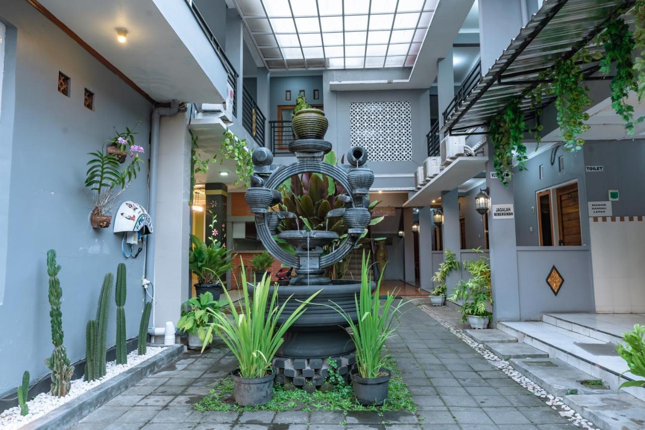 Metro Malioboro Living Otel Yogyakarta Dış mekan fotoğraf