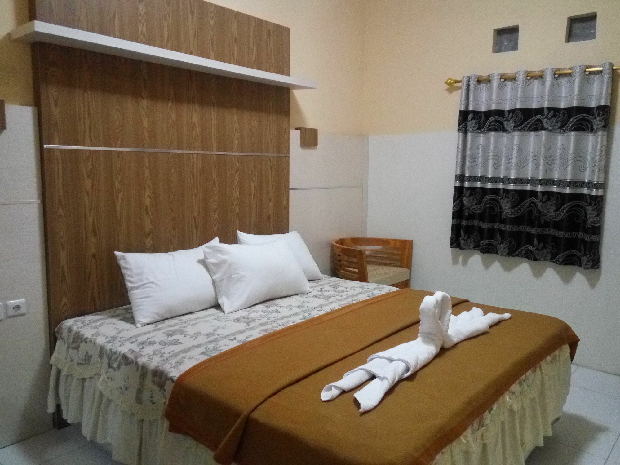 Metro Malioboro Living Otel Yogyakarta Dış mekan fotoğraf
